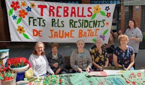 La Residncia de Jaume Batlle participa a la fira d'entitats i artesans del Barri de Poblenou